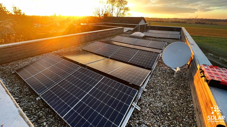 12,96 kWp Flachdach-Anlage auf Kies ballastiert