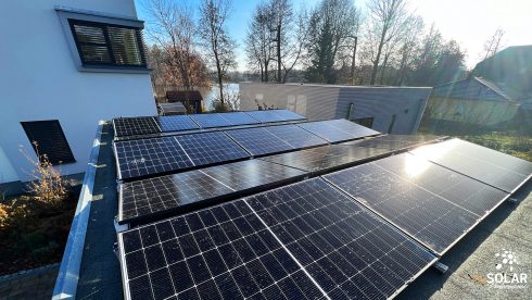 7,56 kWp Flachdach-Anlage auf Bitumen ballastiert