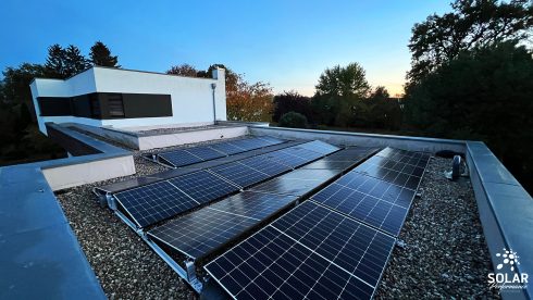 9,24 kWp Flachdach-Anlage auf Kies ballastiert