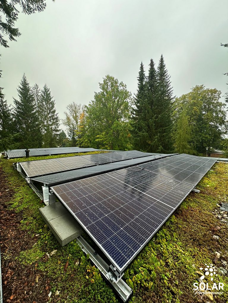 10,56 kWp auf Gründach