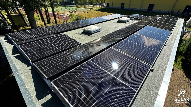 12,32 kWp auf Bitumen-Flachdach