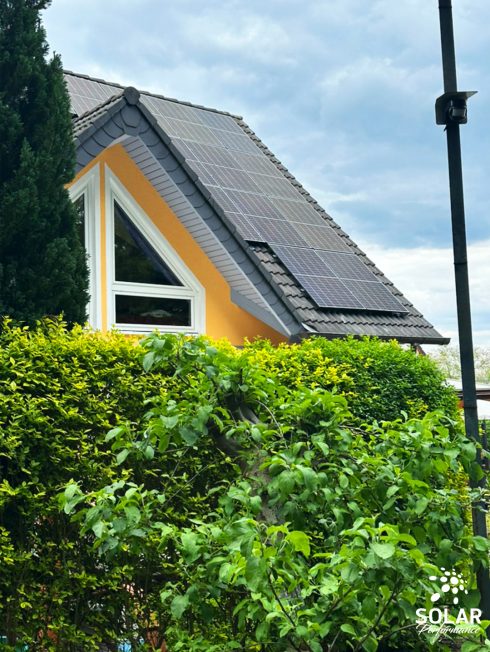 8,55 kWp auf einem Satteldach Beton