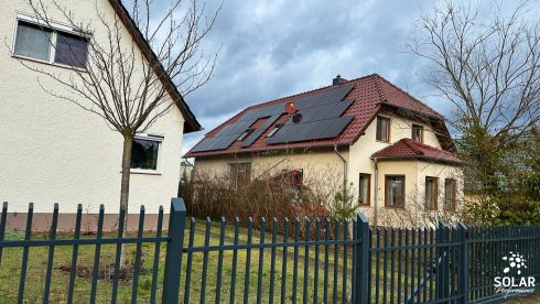 Fullblack auf Tonziegel